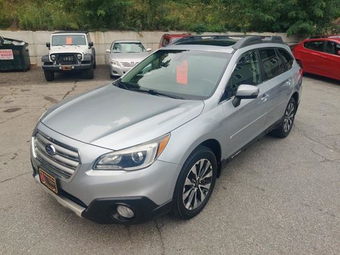 Used 2017 Subaru Outback 2.5i Limited AWD/4WD image 2