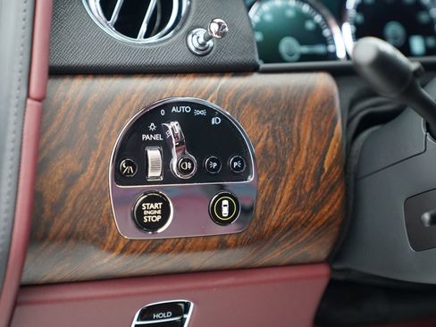 Certified 2020 Rolls-Royce Cullinan AWD/4WD image 12