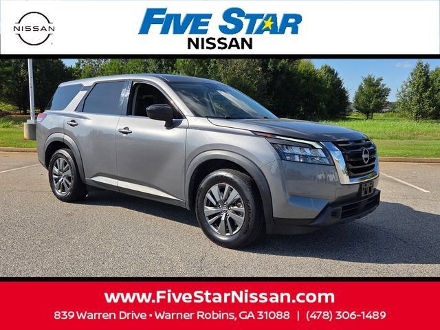 Used 2024 Nissan Pathfinder S FWD image 1