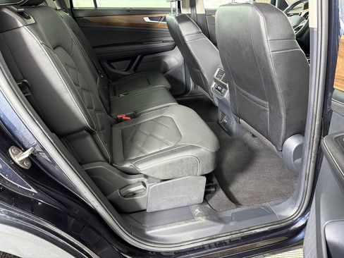 Used 2025 Volkswagen Atlas SE image 15