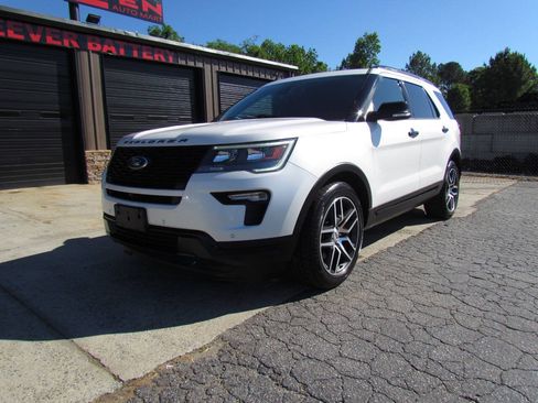 Used 2018 Ford Explorer Sport w/ Equipment Group 401A AWD/4WD image 8