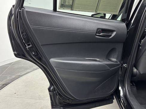 Used 2025 Toyota Corolla Cross LE image 28