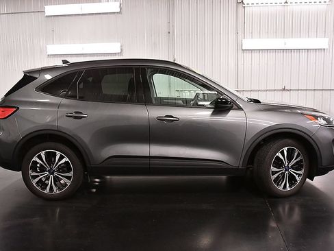 Used 2022 Ford Escape SE w/ SE Sport Appearance Package AWD/4WD image 9