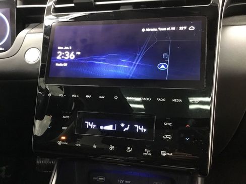 Used 2024 Hyundai Tucson Limited image 31