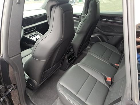 Used 2025 Porsche Macan 4 Electric image 19