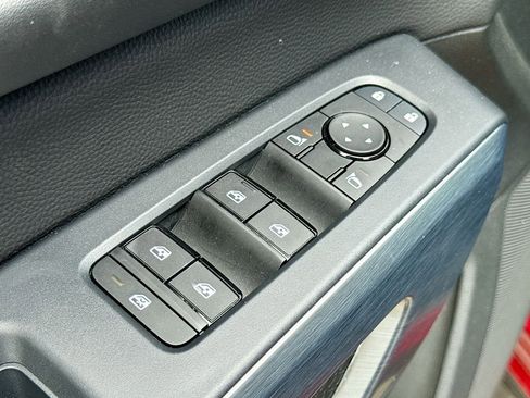 Used 2025 Nissan Pathfinder Rock Creek AWD/4WD image 14