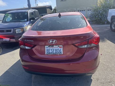 Used 2016 Hyundai Elantra SE w/ Option Group 02 FWD image 6