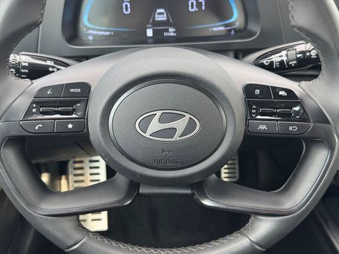 Used 2025 Hyundai Elantra Sport FWD image 11