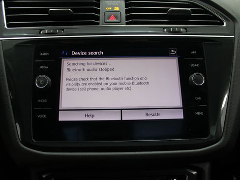 Used 2019 Volkswagen Tiguan SE image 41