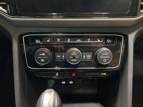 Used 2021 Volkswagen Atlas Cross Sport SEL Premium image 21