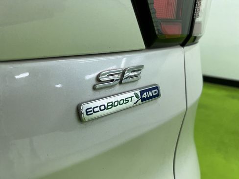 Used 2017 Ford Escape SE w/ SE Leather Comfort Package AWD/4WD image 13