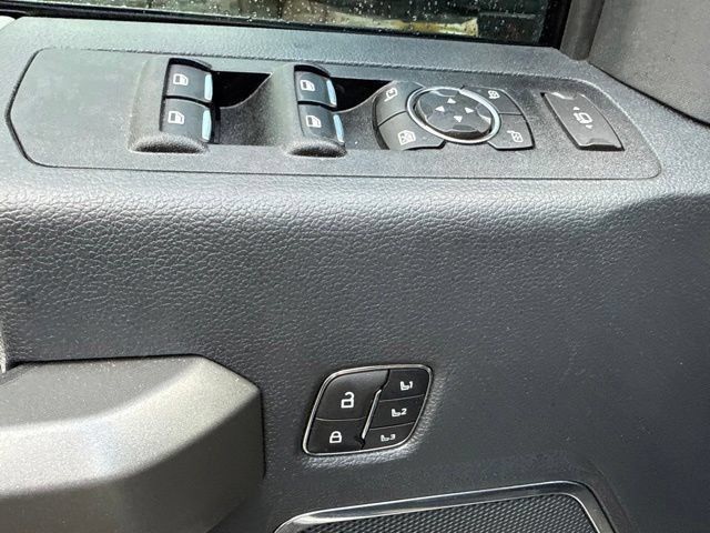 Used 2022 Ford F350 Platinum w/ Tremor Off-Road Package AWD/4WD image 22
