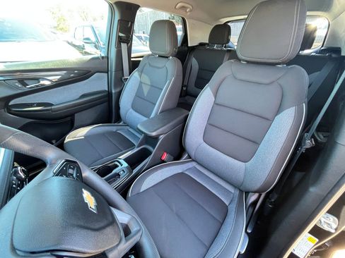 Used 2025 Chevrolet TrailBlazer LT image 34