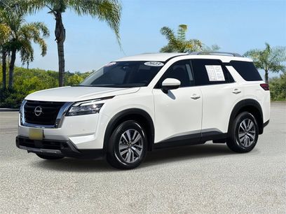 Certified 2023 Nissan Pathfinder SL w/ Lighting Package (N92)