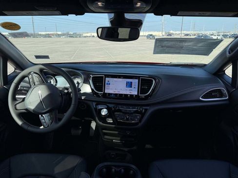 New 2026 Chrysler Pacifica Select w/ S Appearance Package image 21