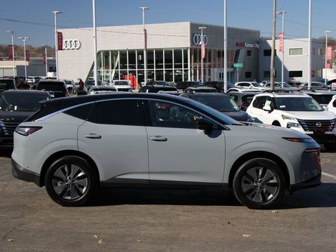 Certified 2025 Nissan Murano SL image 9