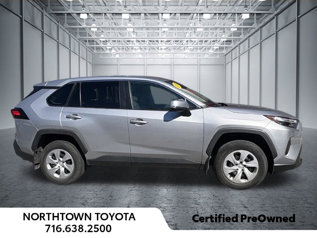 Used 2024 Toyota RAV4 LE FWD image 7