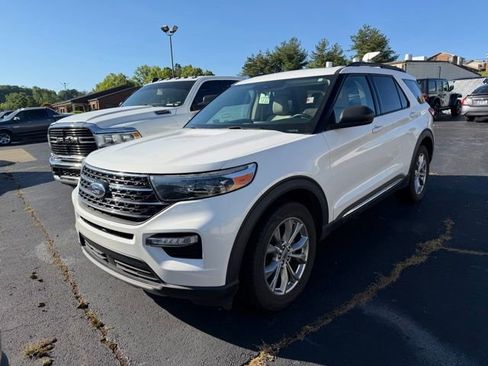 Used 2020 Ford Explorer XLT w/ Equipment Group 202A AWD/4WD image 5