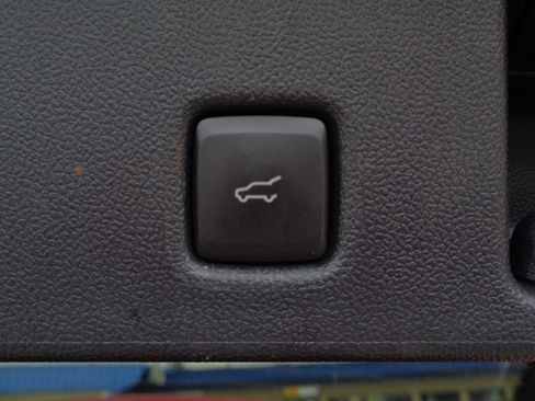 Used 2021 Ford Escape SE w/ SE Sport Appearance Package AWD/4WD image 8