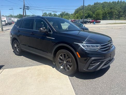 Used 2023 Volkswagen Tiguan SE AWD/4WD image 9