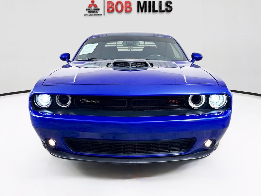 Used 2018 Dodge Challenger R/T RWD image 2