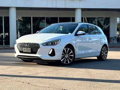 Used 2020 Hyundai Elantra GT w/ Style Package 02