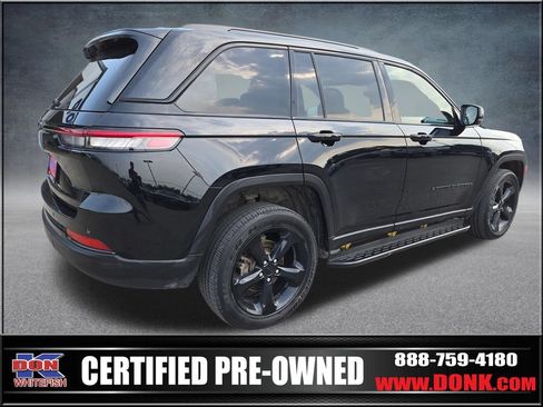 Used 2023 Jeep Grand Cherokee Altitude AWD/4WD image 8