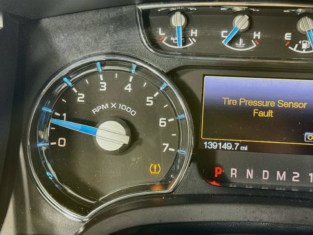 Used 2014 Ford F150 Lariat w/ Equipment Group 502A Luxury AWD/4WD image 13