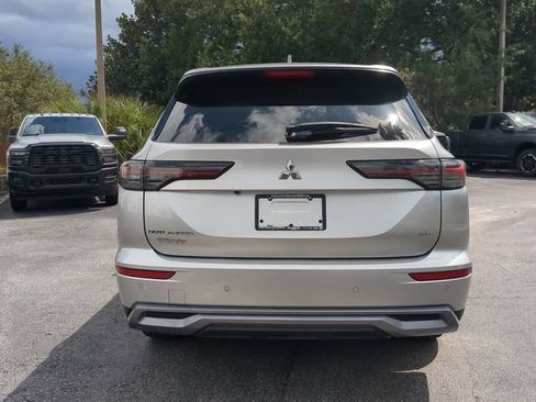 Used 2025 Mitsubishi Outlander SE FWD image 6