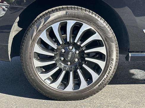 Used 2023 Lincoln Navigator Black Label image 28