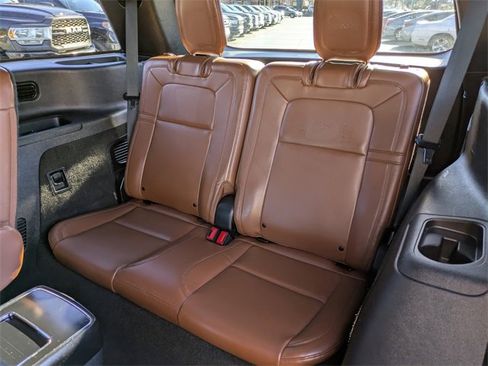 Used 2020 Lincoln Aviator Reserve w/ Equipment Group 201A image 16