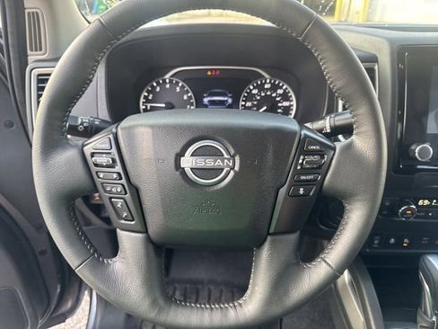 Used 2024 Nissan Frontier SV w/ SV Convenience Package image 16