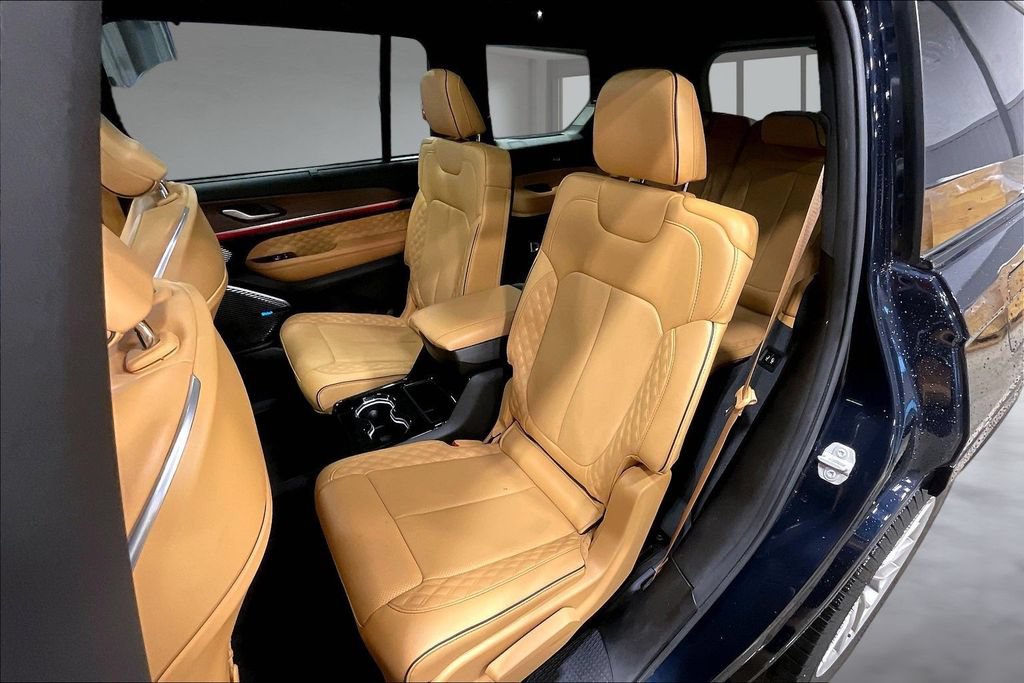 Used 2024 Jeep Grand Cherokee L Summit w/ Advanced Protech Group IV AWD/4WD image 22