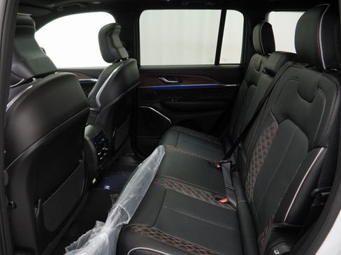 New 2025 Jeep Grand Cherokee Summit w/ Obsidian Package image 17