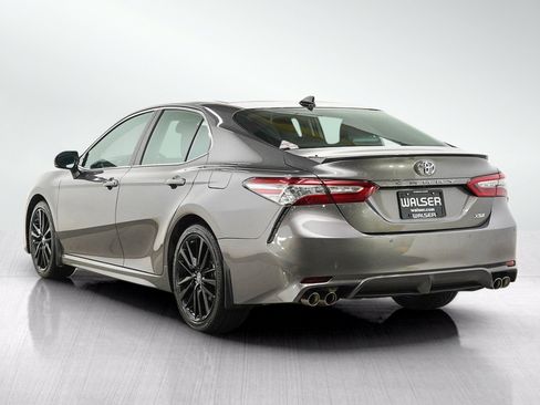 Used 2018 Toyota Camry XSE FWD image 3