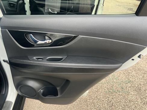 Used 2017 Nissan Rogue SL w/ SL Premium Package AWD/4WD image 14