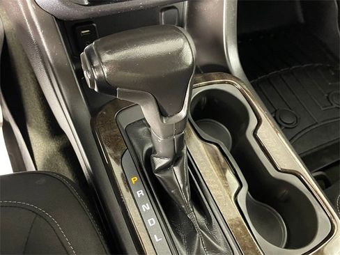 Used 2017 GMC Canyon SLE image 10