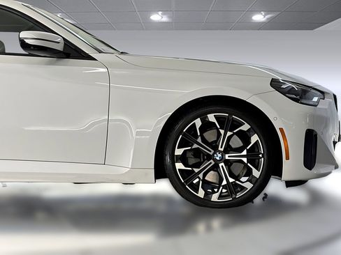 Used 2025 BMW 230i Coupe w/ Convenience Package RWD image 34