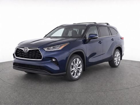 Used 2023 Toyota Highlander Limited AWD/4WD image 1