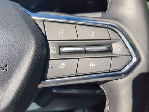 Used 2025 Chevrolet Equinox ACTIV w/ Convenience Package III image 57