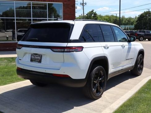 Certified 2023 Jeep Grand Cherokee Altitude AWD/4WD image 33