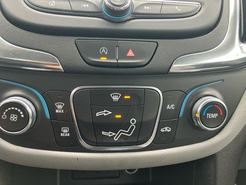 Certified 2023 Chevrolet Equinox LS image 24