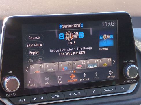 Used 2023 Nissan Rogue SV image 11