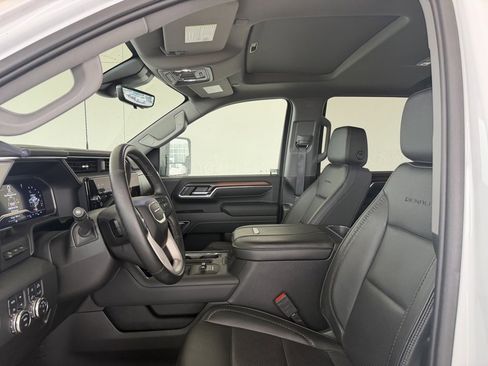 Used 2024 GMC Sierra 3500 Denali w/ Denali Reserve Package image 11