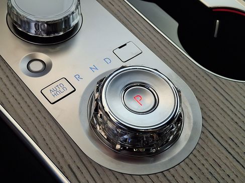 Certified 2025 Genesis GV80 3.5T Prestige AWD/4WD image 17