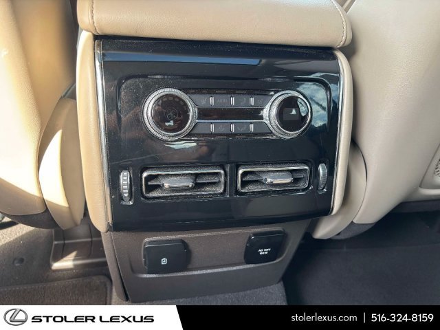 Used 2022 Lincoln Aviator AWD w/ Premium Package image 17