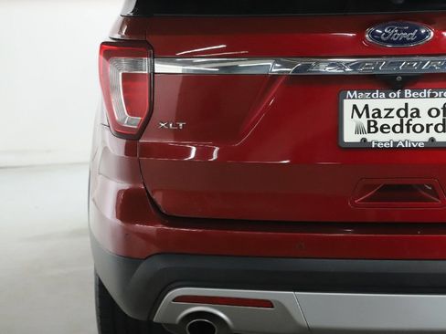 Used 2016 Ford Explorer XLT w/ Equipment Group 202A AWD/4WD image 42