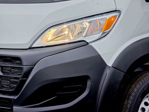 Used 2025 RAM ProMaster 2500 w/ Convenience Group image 4