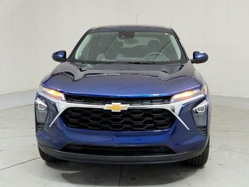 Certified 2024 Chevrolet Trax LS w/ LS Convenience Package image 8
