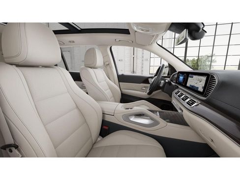 New 2026 Mercedes-Benz GLS 450 4MATIC image 4